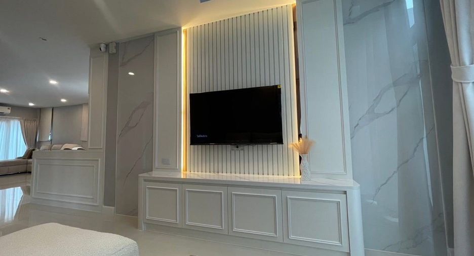 Casa en alquiler de 4 habitaciones en Bang Khen, Bangkok