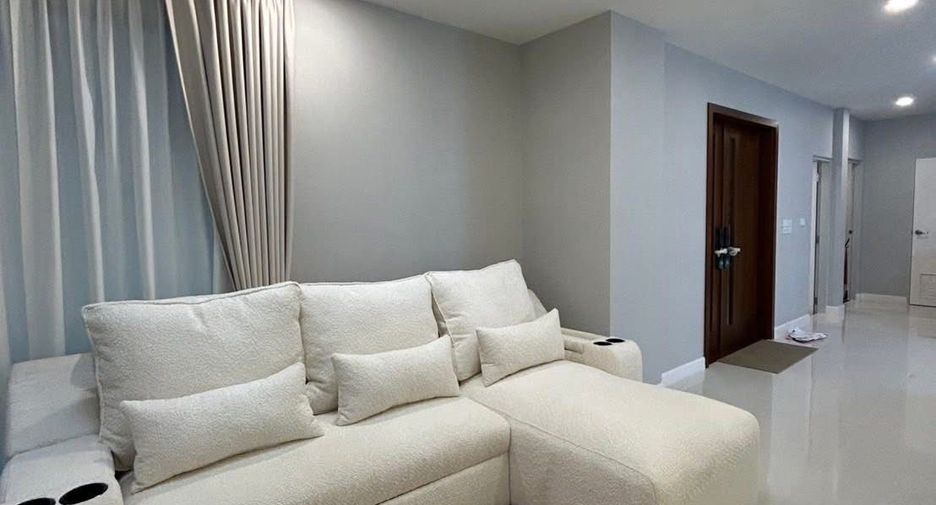Casa en alquiler de 4 habitaciones en Bang Khen, Bangkok