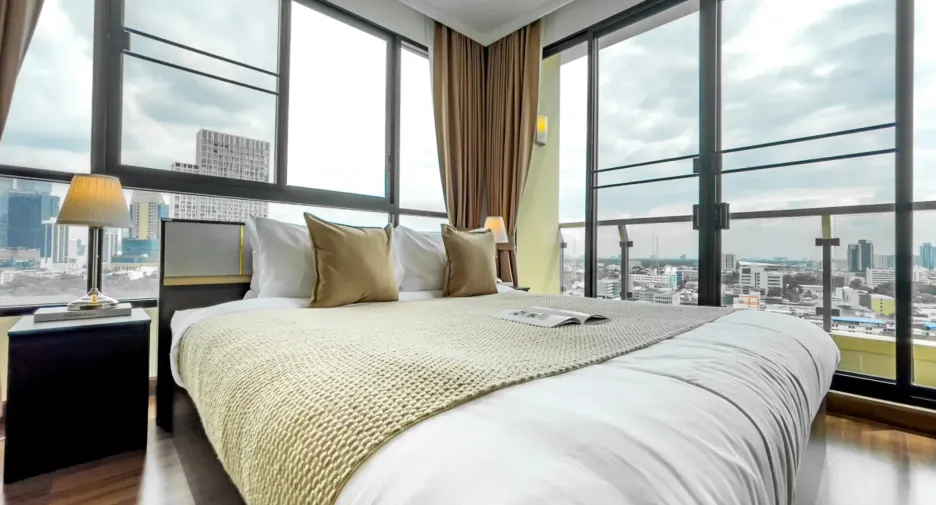 For rent 2 bedrooms condo in Sathon, Bangkok