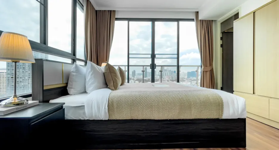 For rent 2 bedrooms condo in Sathon, Bangkok
