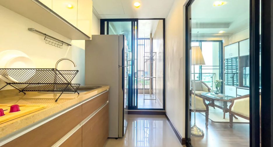 For rent 2 bedrooms condo in Sathon, Bangkok