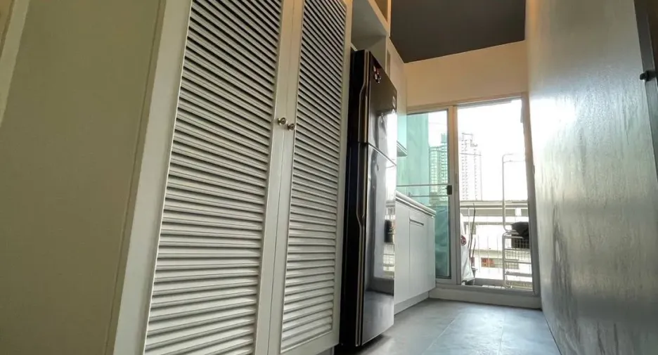 For rent 2 bedrooms condo in Thon Buri, Bangkok