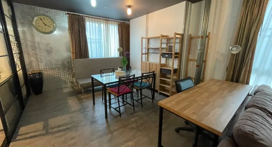 For rent 2 bedrooms condo in Thon Buri, Bangkok