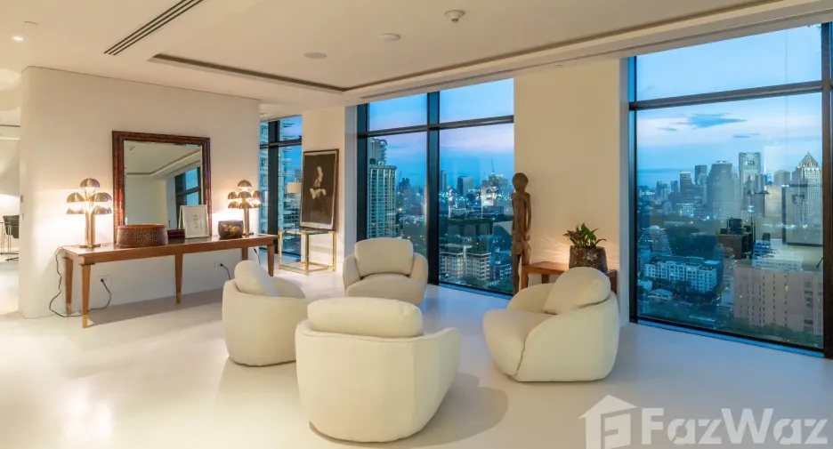 For rent 4 bedrooms condo in Pathum Wan, Bangkok
