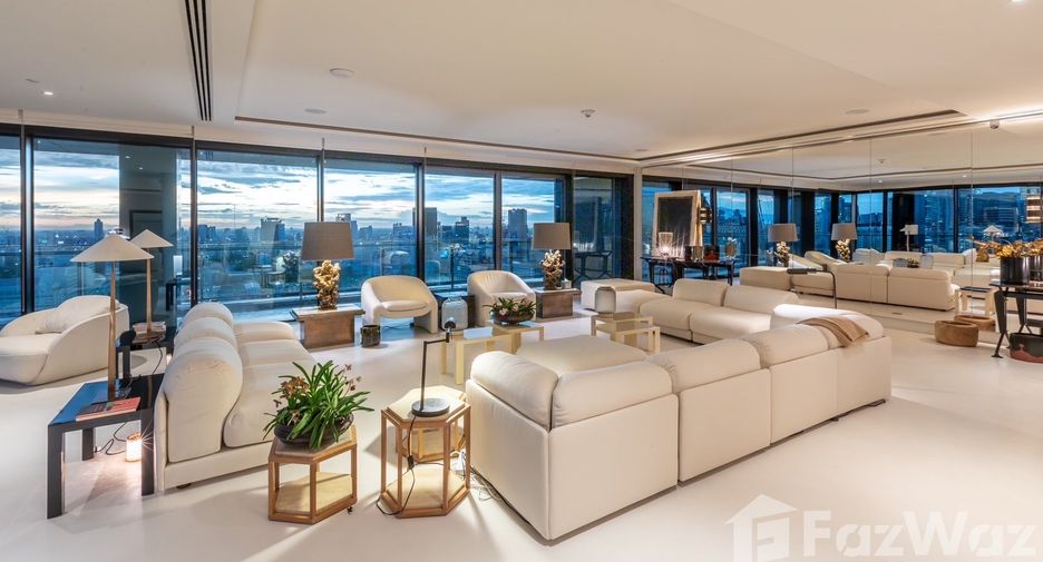 For rent 4 bedrooms condo in Pathum Wan, Bangkok