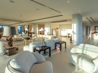 For rent 4 bedrooms condo in Pathum Wan, Bangkok