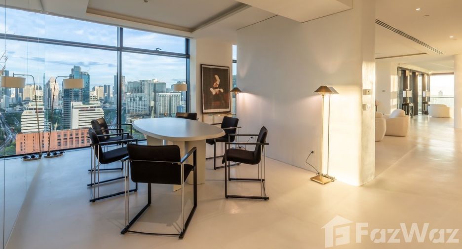 For rent 4 bedrooms condo in Pathum Wan, Bangkok