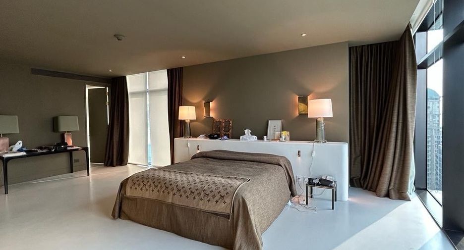 Condo en alquiler de 4 habitaciones en Pathum Wan, Bangkok