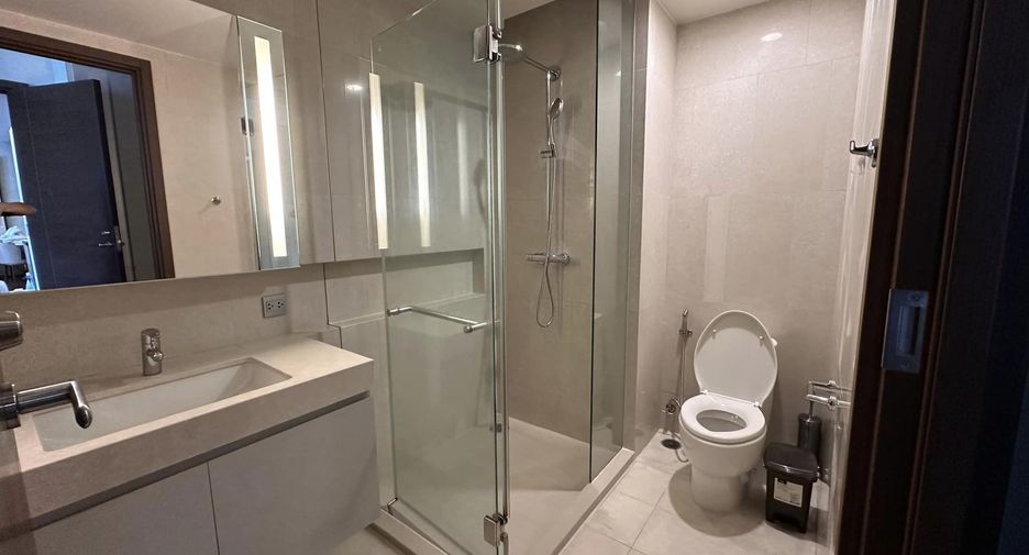 For rent 2 bedrooms condo in Watthana, Bangkok