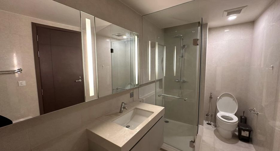 For rent 2 bedrooms condo in Watthana, Bangkok