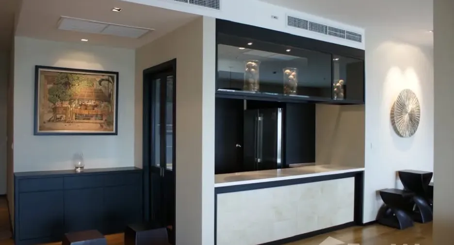For rent 3 bedrooms condo in Khlong Toei, Bangkok