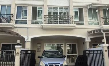 For rent 5 bedrooms townhouse in Prawet, Bangkok
