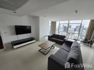 For rent 3 bedrooms condo in Pathum Wan, Bangkok