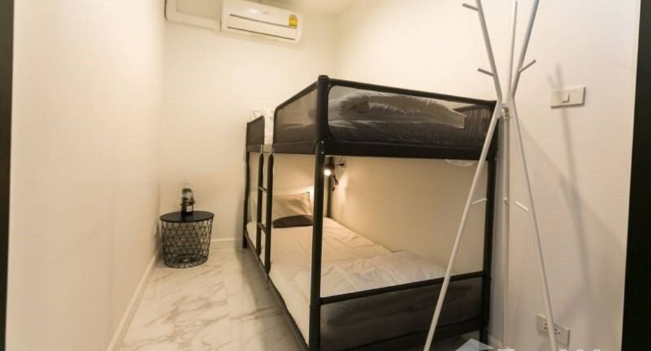 For rent 3 bedrooms townhouse in Watthana, Bangkok