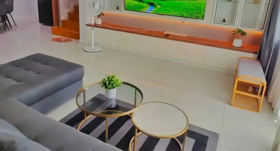 For rent 4 bedrooms house in Lat Krabang, Bangkok