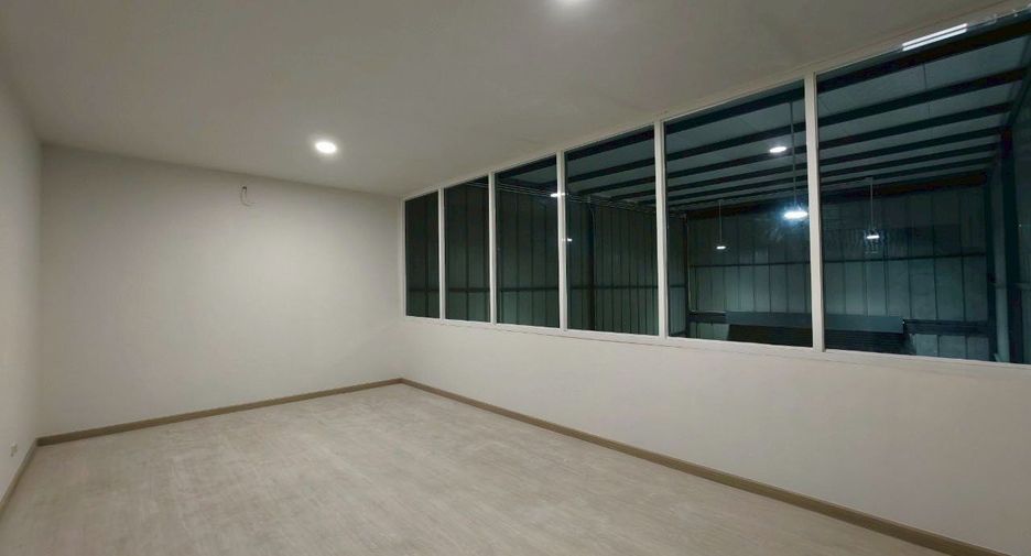 For rent 1 bed house in Phra Khanong, Bangkok