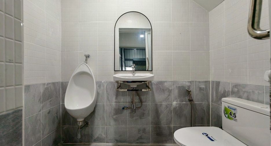 For rent 1 bed house in Phra Khanong, Bangkok