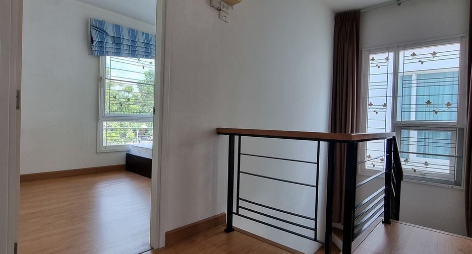 Casa en alquiler de 3 habitaciones en Prawet, Bangkok