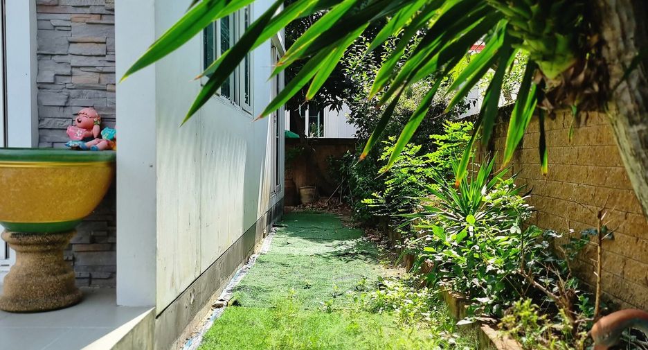 Casa en alquiler de 3 habitaciones en Prawet, Bangkok