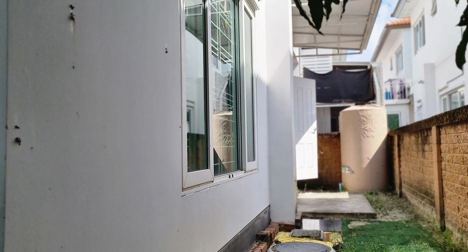 Casa en alquiler de 3 habitaciones en Prawet, Bangkok
