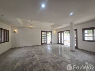 For rent 4 ベッドルーム house in Phra Khanong, Bangkok