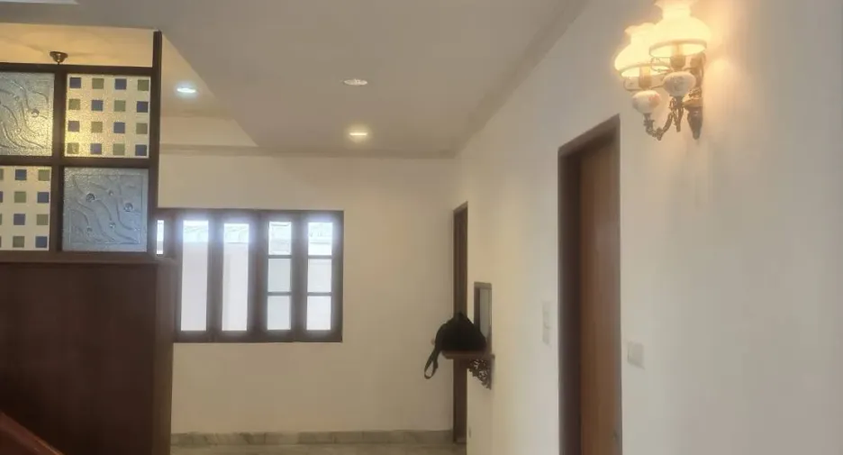 For rent 4 bedrooms house in Phra Khanong, Bangkok