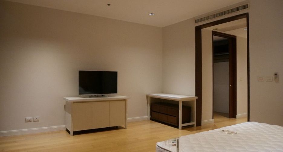 À louer 3 chambres condo à Pathum Wan, Bangkok