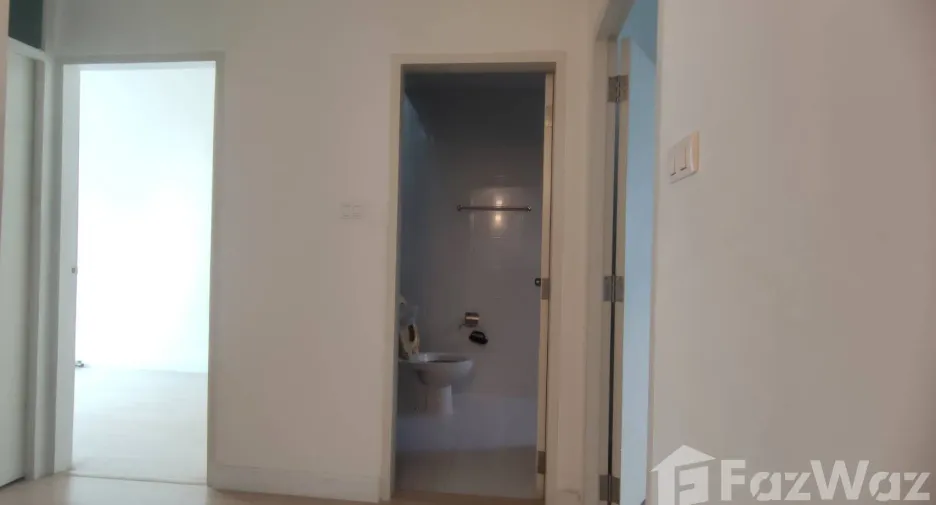 For rent 3 bedrooms townhouse in Bang Khae, Bangkok