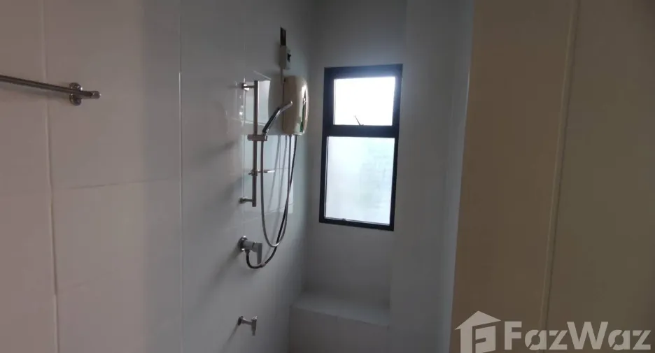 For rent 3 bedrooms townhouse in Bang Khae, Bangkok