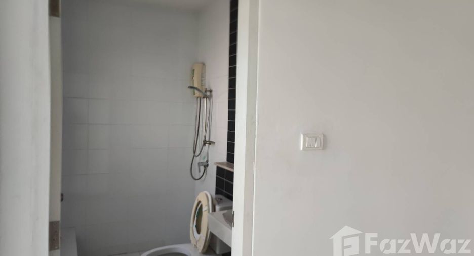 For rent 3 bedrooms townhouse in Bang Khae, Bangkok