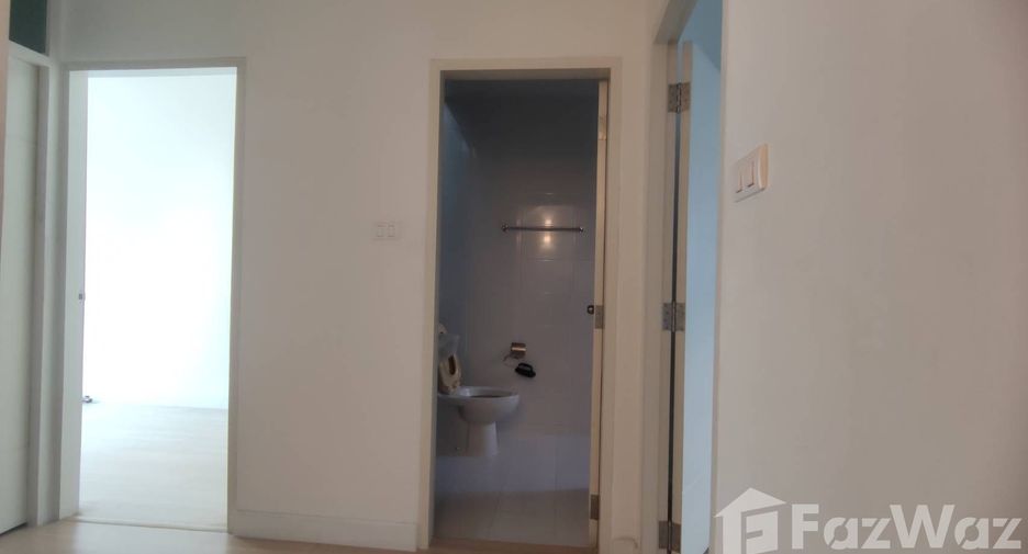 For rent 3 bedrooms townhouse in Bang Khae, Bangkok