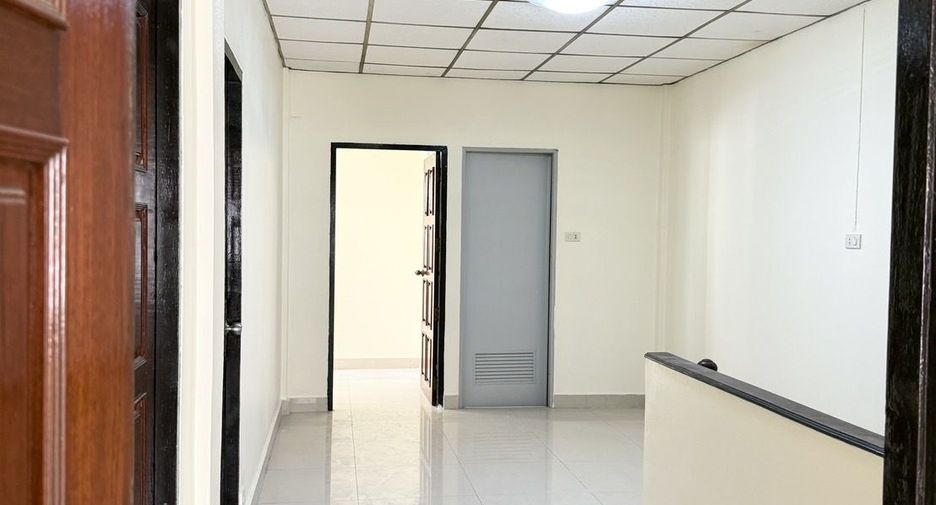 Reihenhaus zur Miete mit 3 Zimmer in Phra Khanong, Bangkok