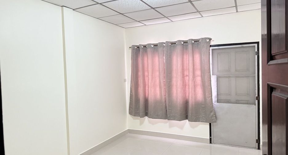 Reihenhaus zur Miete mit 3 Zimmer in Phra Khanong, Bangkok