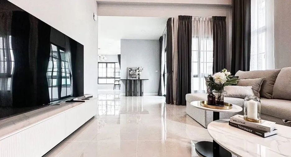 For rent 5 bedrooms house in Bang Na, Bangkok
