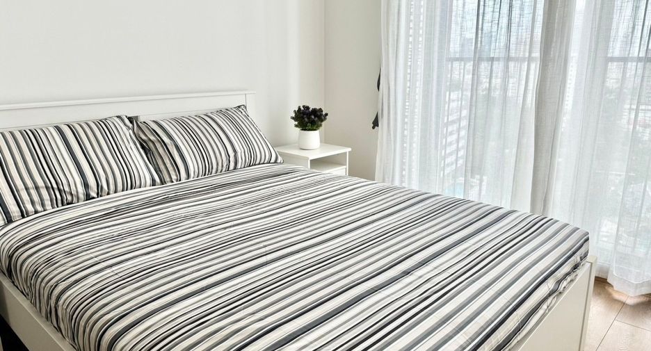 For rent 3 bedrooms condo in Watthana, Bangkok