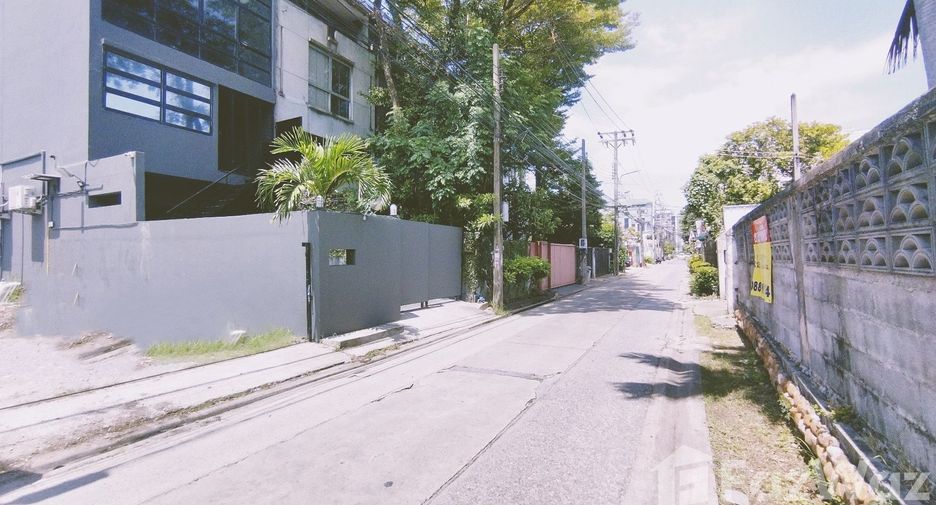 For rent 5 bedrooms townhouse in Chatuchak, Bangkok