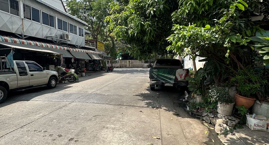 For rent 2 bedrooms townhouse in Don Mueang, Bangkok