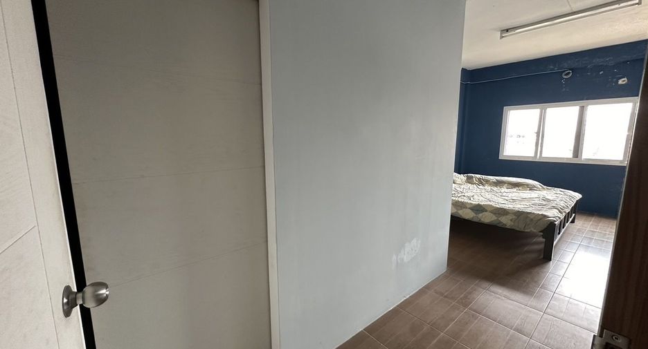 For rent 2 bedrooms townhouse in Don Mueang, Bangkok