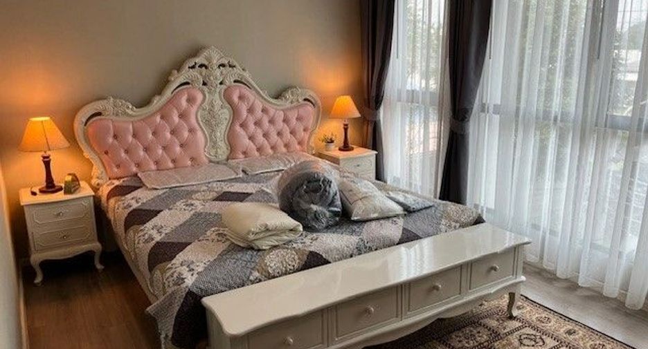 For rent 3 bedrooms townhouse in Bang Khen, Bangkok