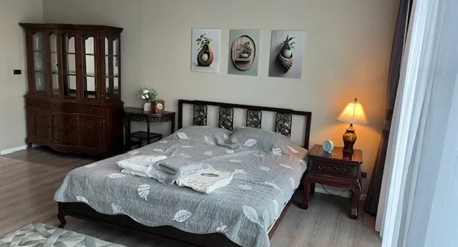 Casa adosada en alquiler de 3 habitaciones en Bang Khen, Bangkok