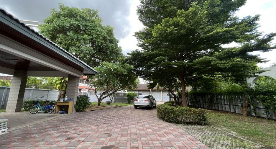 ให้เช่า 4 ห้องนอน บ้านเดี่ยว ใน จตุจักร, กรุงเทพฯ