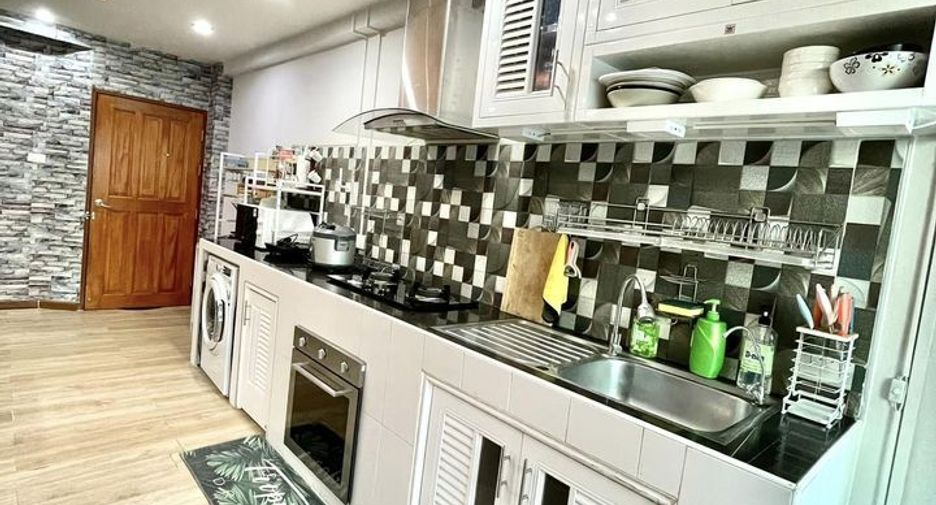 For rent 1 bed condo in Watthana, Bangkok