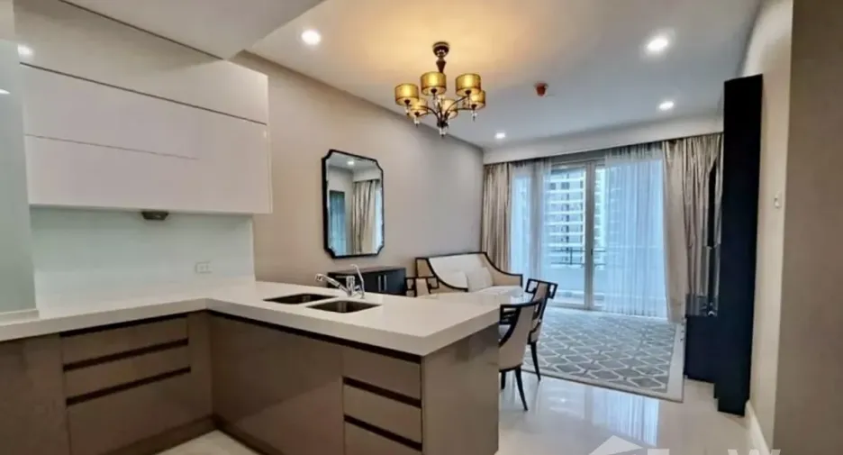 For rent 3 bedrooms condo in Pathum Wan, Bangkok