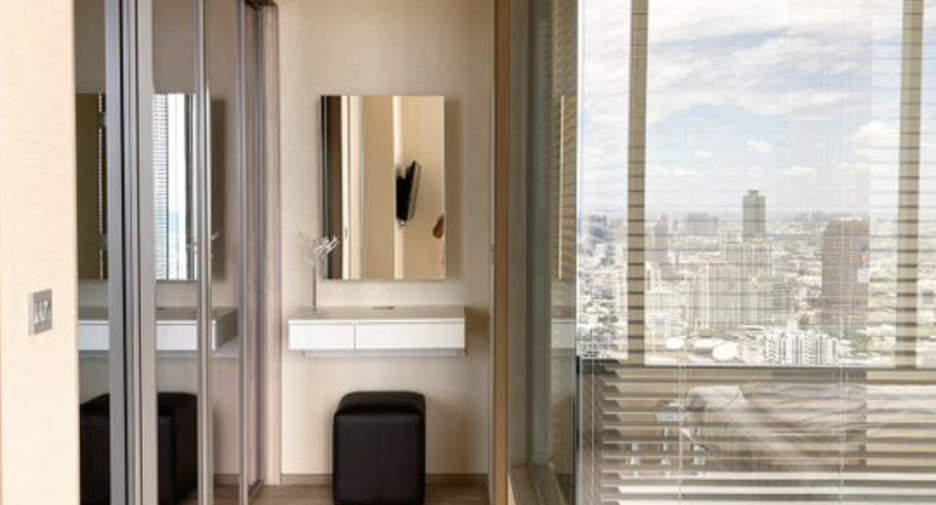 For rent 2 bedrooms condo in Watthana, Bangkok