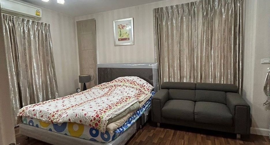 For rent 3 bedrooms house in Khlong Sam Wa, Bangkok