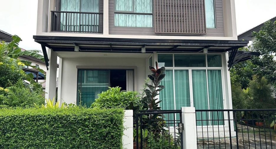 For rent 3 bedrooms house in Khlong Sam Wa, Bangkok