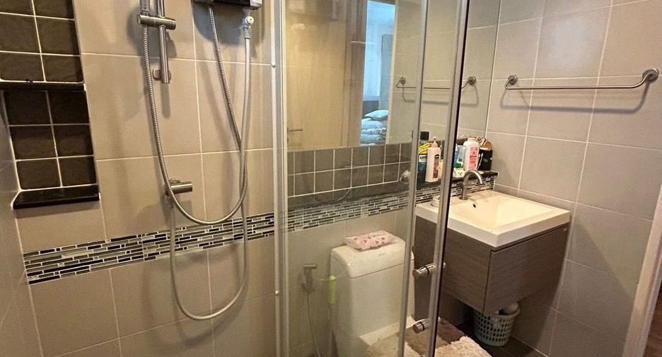 For rent 3 bedrooms house in Khlong Sam Wa, Bangkok