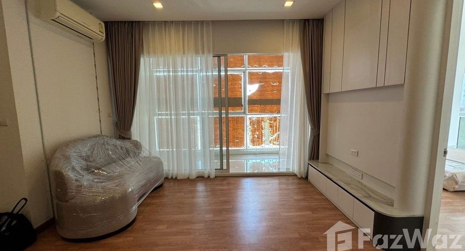 Condo en alquiler de 3 habitaciones en Bang Na, Bangkok