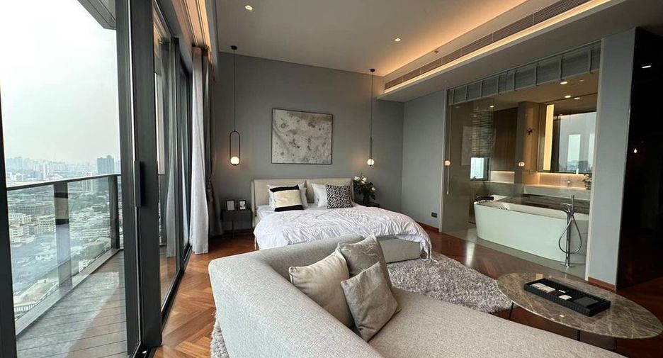 For rent 3 bedrooms condo in Watthana, Bangkok