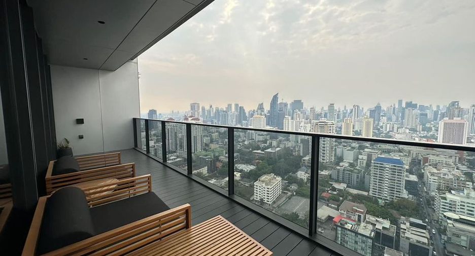 For rent 3 bedrooms condo in Watthana, Bangkok